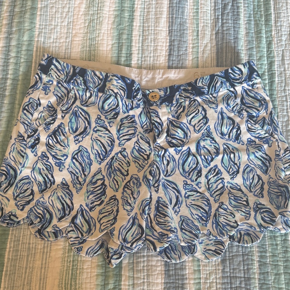 Lilly Pulitzer Blue and White Seashell Print Women Shorts